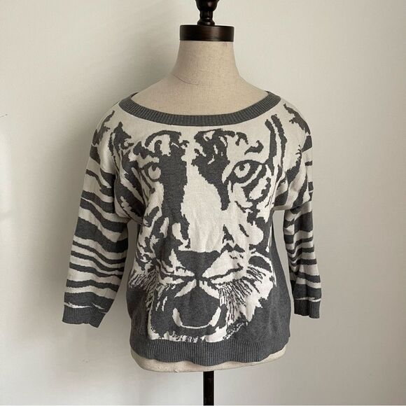 Express Sweaters - Express tiger grey sweater size Small🐯